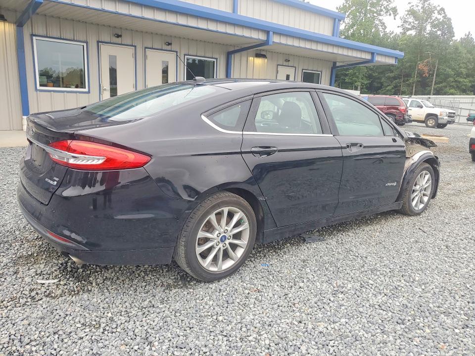 2017 Ford Fusion მანქანა იყიდება აუქციონზე, vin: 3FA6P0LU4HR148450, აუქციონის ნომერი: 61692106