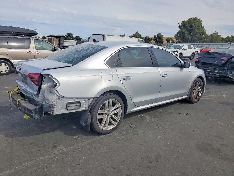 2018 Volkswagen Passat მანქანა იყიდება აუქციონზე, vin: 1VWBA7A33JC016732, აუქციონის ნომერი: 67021366