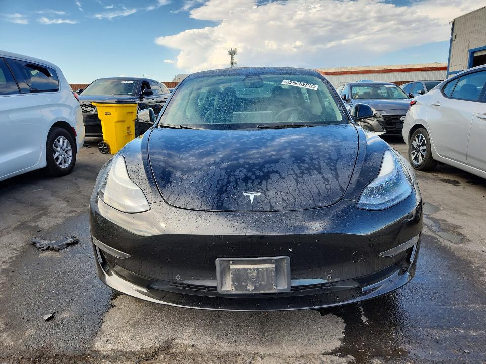 2022 Tesla Model 3 მანქანა იყიდება აუქციონზე, vin: 5YJ3E1EA8NF285674, აუქციონის ნომერი: 64288106