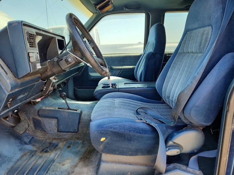 Auction sale of the 1994 Chevrolet Suburban, vin: 1GNFK16K9RJ379730, lot number: 65182136