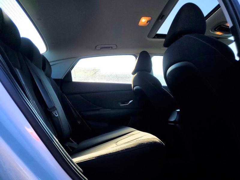 64136376 :رقم المزاد ، KMHLM4AG9NU311023 vin ، 2022 Hyundai Elantra مزاد بيع