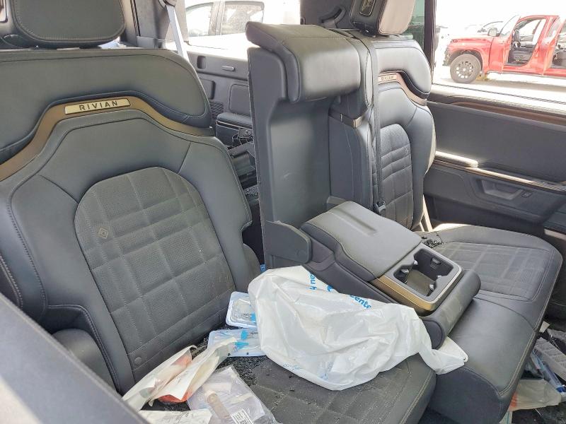 60203466 :رقم المزاد ، 7PDSGCBP4SN065223 vin ، 2025 Rivian R1s مزاد بيع