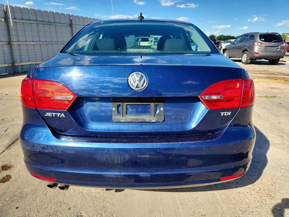 65348166 :رقم المزاد ، 3VW3L7AJ5EM301479 vin ، 2014 Volkswagen Jetta مزاد بيع