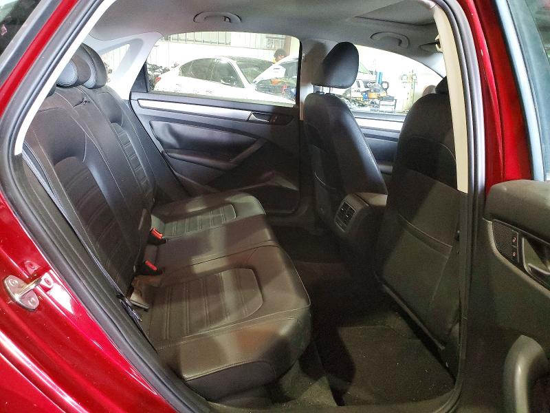 64111516 :رقم المزاد ، 1VWBS7A35FC064611 vin ، 2015 Volkswagen Passat مزاد بيع