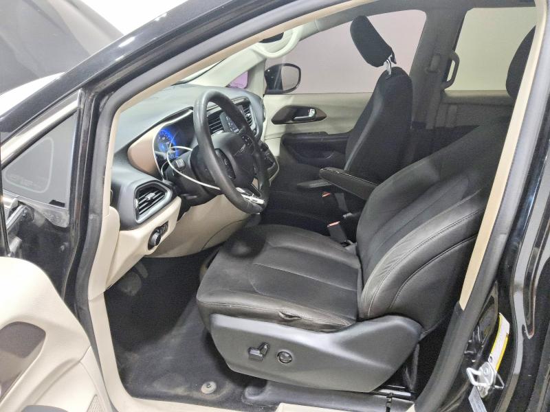 65313706 :رقم المزاد ، 2C4RC1DG1HR642904 vin ، 2017 Chrysler Pacifica مزاد بيع