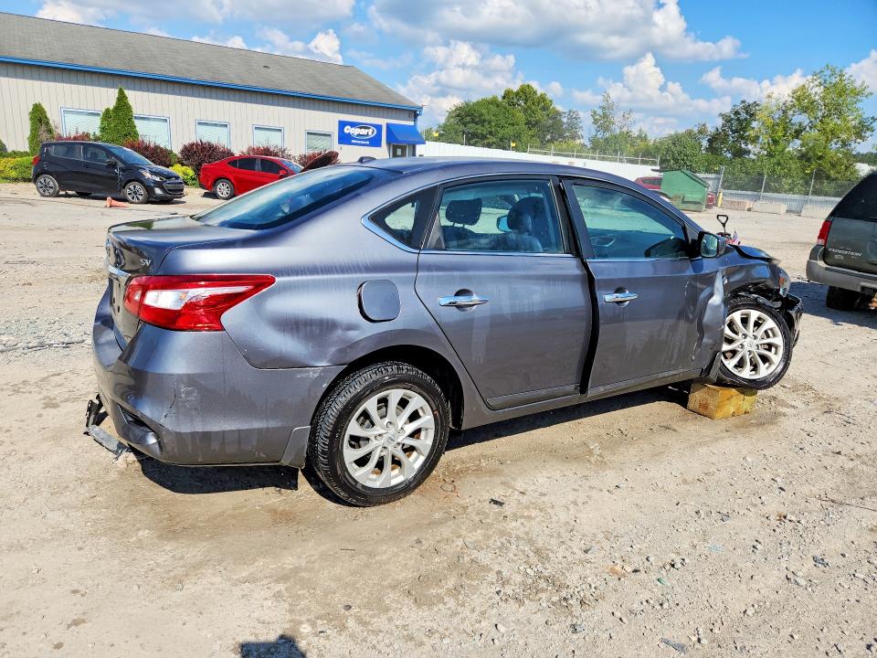 65629816 :رقم المزاد ، 3N1AB7AP0JL622415 vin ، 2018 Nissan Sentra مزاد بيع