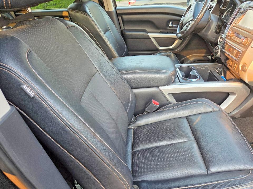 Продаж на аукціоні авто 2017 Nissan Titan Xd, vin: 1N6BA1F40HN569738, номер лоту: 64047626