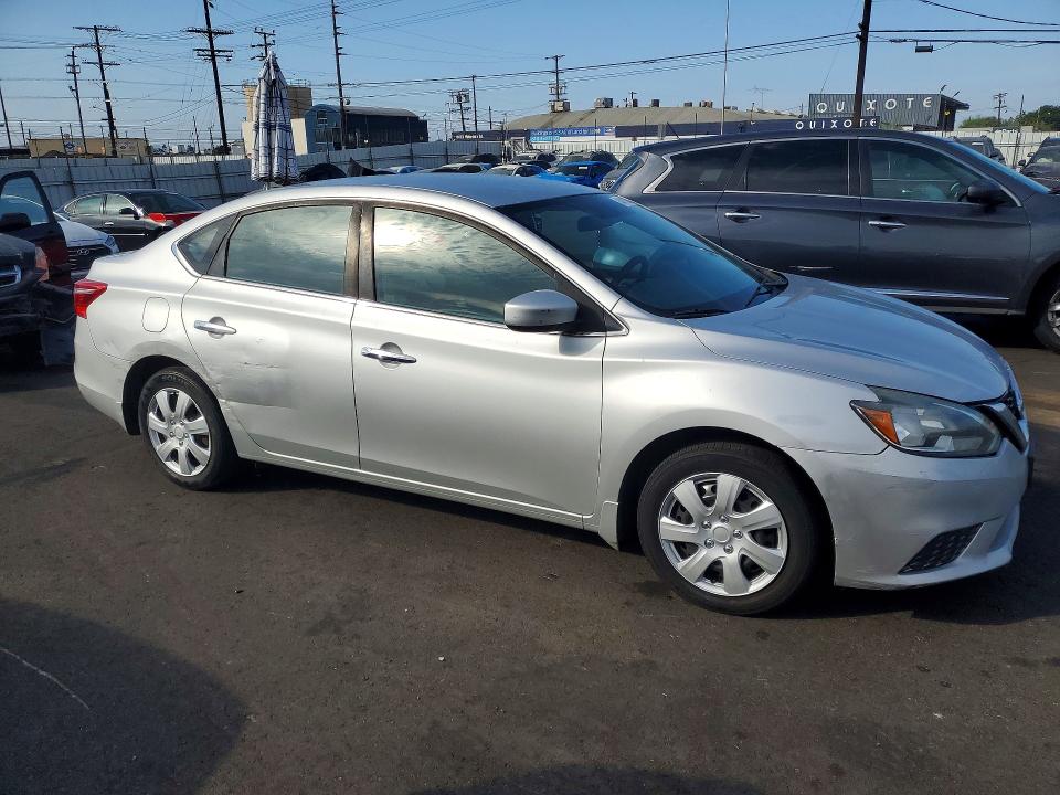 64813246 :رقم المزاد ، 3N1AB7AP1HY227284 vin ، 2017 Nissan Sentra مزاد بيع