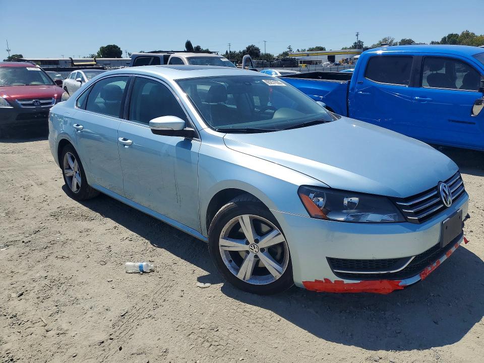 2013 Volkswagen Passat მანქანა იყიდება აუქციონზე, vin: 1VWBP7A35DC136177, აუქციონის ნომერი: 65231556