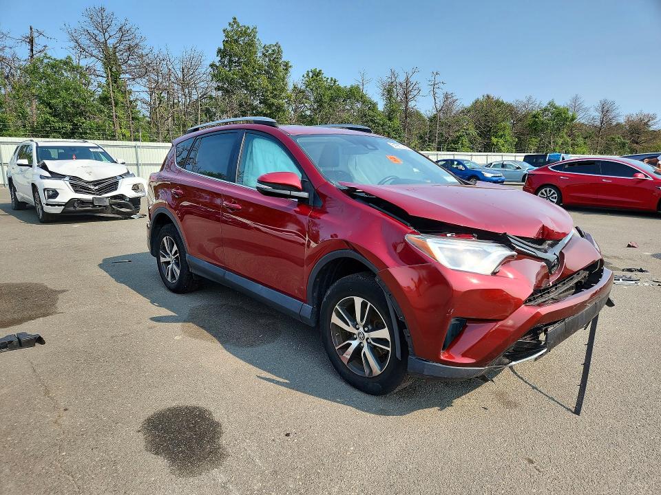 Продажа на аукционе авто 2018 Toyota Rav4, vin: 2T3RFREV0JW813415, номер лота: 64967066