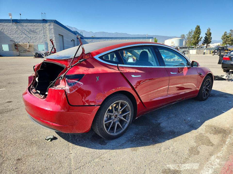 63887086 :رقم المزاد ، 5YJ3E1EA5JF016705 vin ، 2018 Tesla Model 3 مزاد بيع