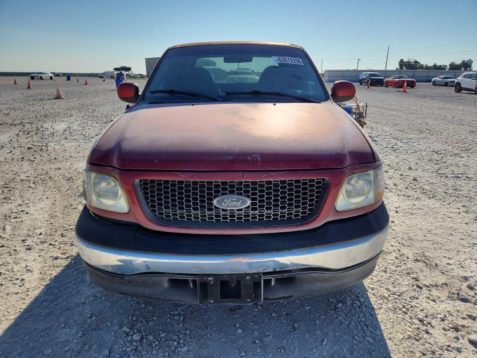 63672296 :رقم المزاد ، 1FTRX17L11NA09206 vin ، 2001 Ford F150 مزاد بيع