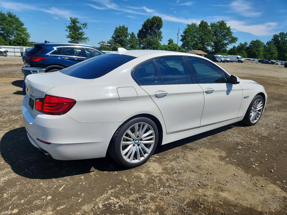 2011 Bmw 550 მანქანა იყიდება აუქციონზე, vin: WBAFR9C52BC758710, აუქციონის ნომერი: 63484476