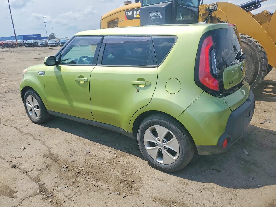 64201756 :رقم المزاد ، KNDJN2A25F7817241 vin ، 2015 Kia Soul مزاد بيع