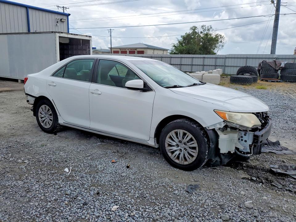 63711696 :رقم المزاد ، 4T1BF1FK7EU469247 vin ، 2014 Toyota Camry مزاد بيع