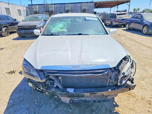 63740446 :رقم المزاد ، 1C3CCBBB7DN550257 vin ، 2013 Chrysler 200 مزاد بيع