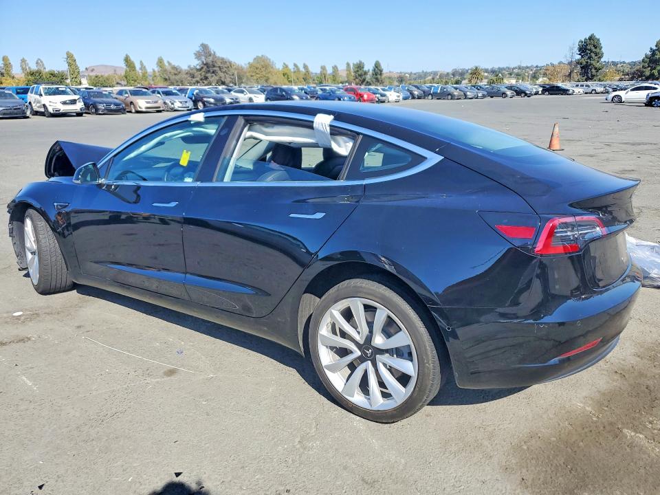 Продаж на аукціоні авто 2018 Tesla Model 3, vin: 5YJ3E1EA2JF075856, номер лоту: 64821436