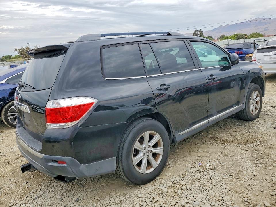 67176866 :رقم المزاد ، 5TDZK3EH2BS037679 vin ، 2011 Toyota Highlander مزاد بيع