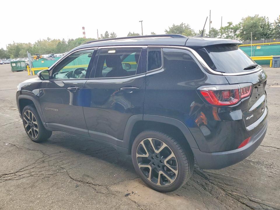 64765926 :رقم المزاد ، 3C4NJDCB9JT258982 vin ، 2018 Jeep Compass مزاد بيع