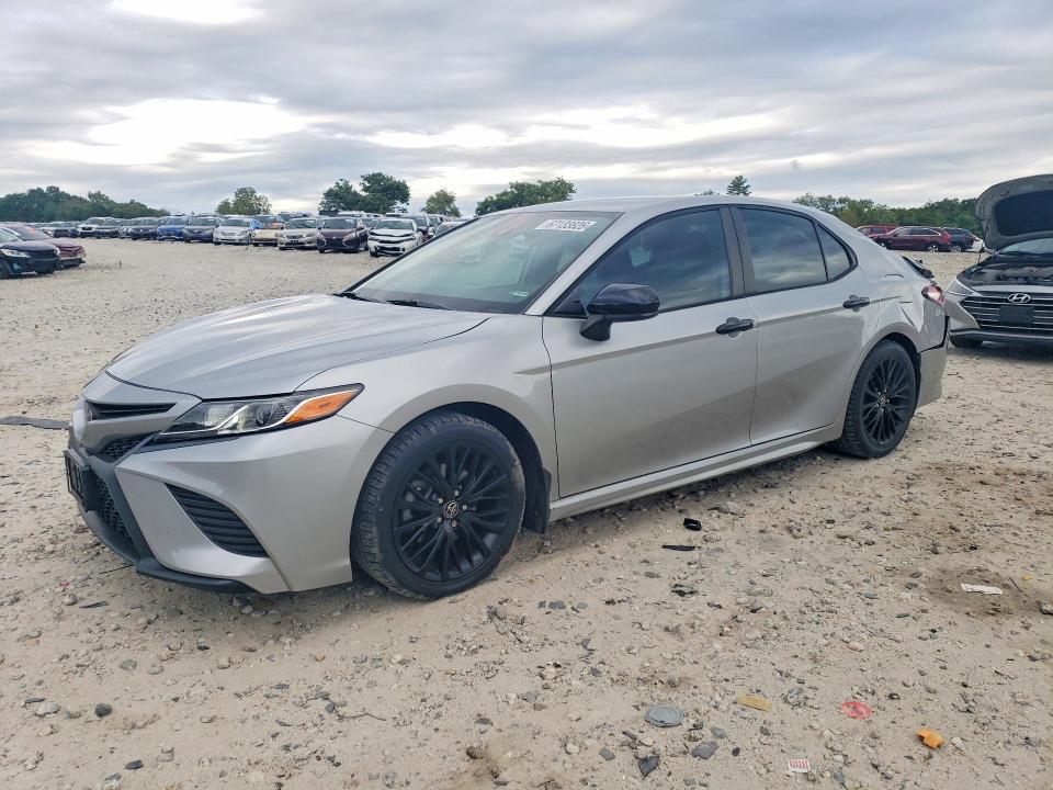 67133826 :رقم المزاد ، 4T1G11AK2LU327221 vin ، 2020 Toyota Camry مزاد بيع