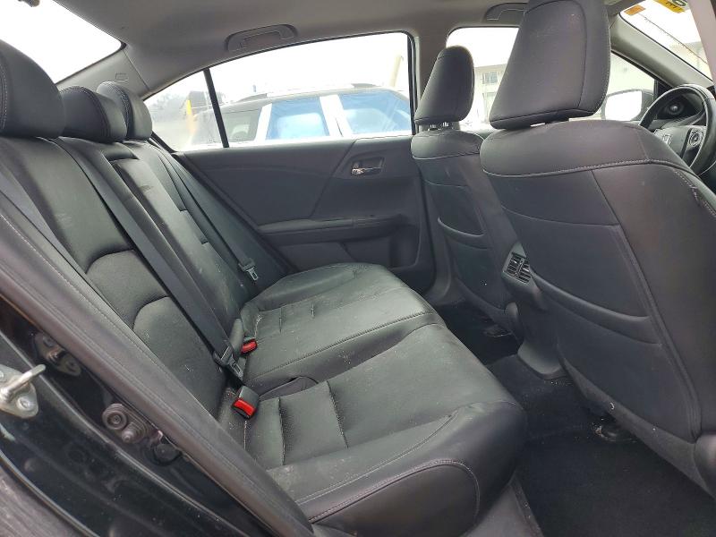 64739286 :رقم المزاد ، 1HGCR2F82FA262621 vin ، 2015 Honda Accord مزاد بيع