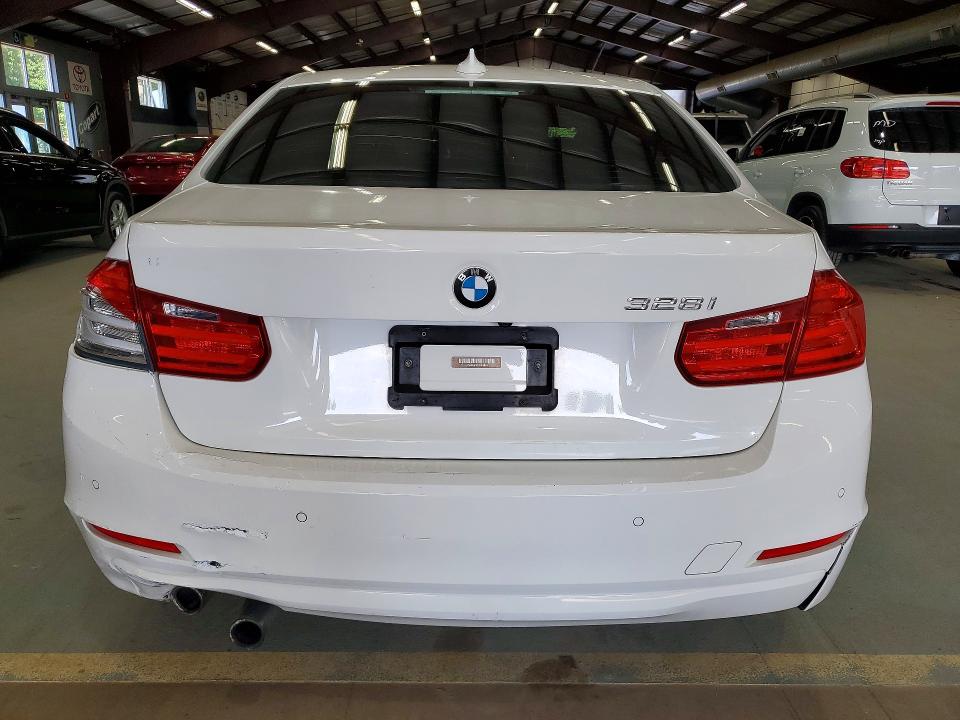 2015 Bmw 328 მანქანა იყიდება აუქციონზე, vin: WBA3A5C51FF608949, აუქციონის ნომერი: 66102766