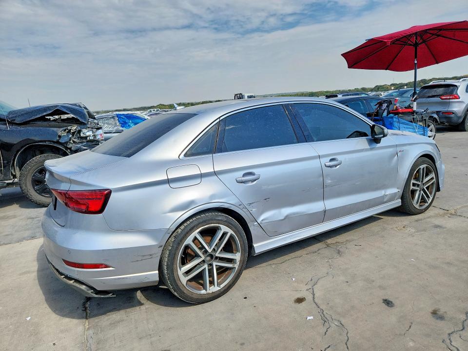 Продаж на аукціоні авто 2018 Audi A3, vin: WAUHUHFF7J1078771, номер лоту: 66700256