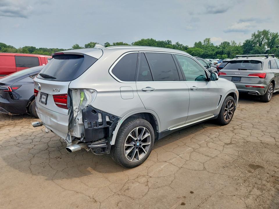 Продаж на аукціоні авто 2017 Bmw X5, vin: 5UXKR0C30H0V72040, номер лоту: 64033886