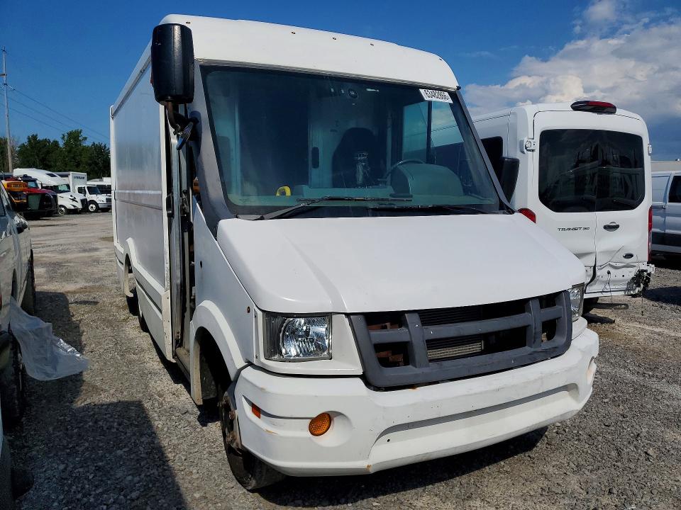 63482866 :رقم المزاد ، JALB4T178J7W00833 vin ، 2018 Isuzu Npr مزاد بيع
