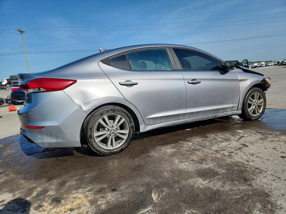 2017 Hyundai Elantra მანქანა იყიდება აუქციონზე, vin: 5NPD84LF2HH075735, აუქციონის ნომერი: 64629816