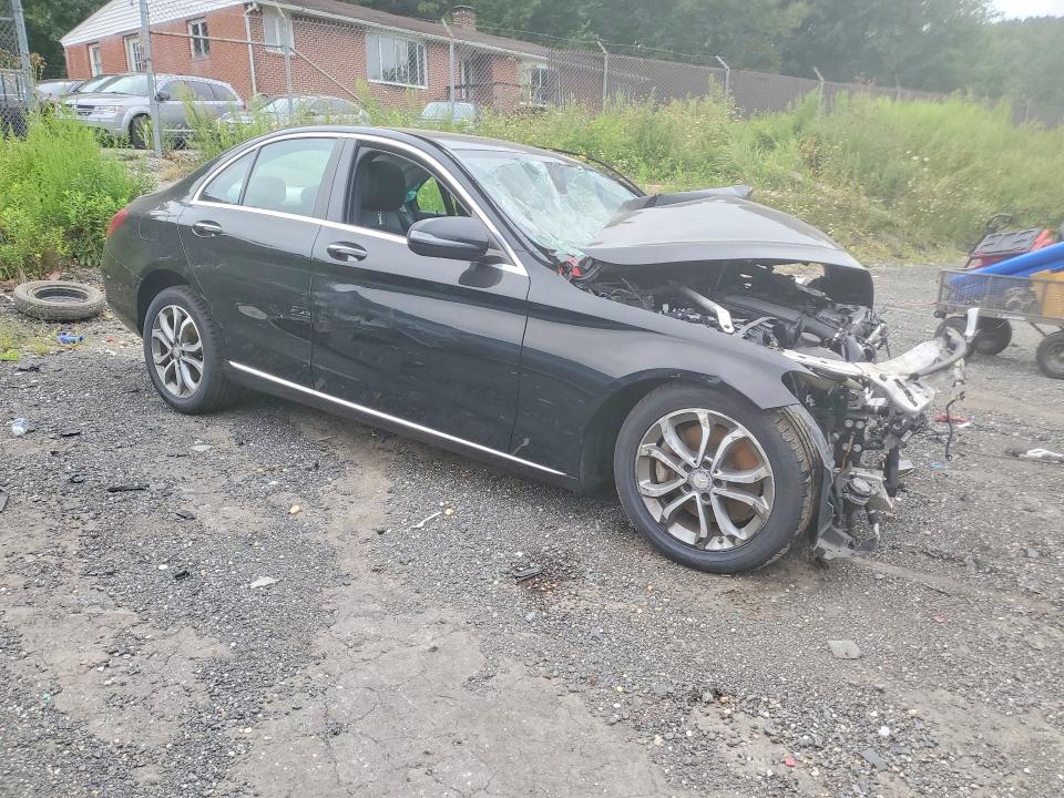 64469146 :رقم المزاد ، 55SWF4KB3GU098532 vin ، 2016 Mercedes-benz C مزاد بيع