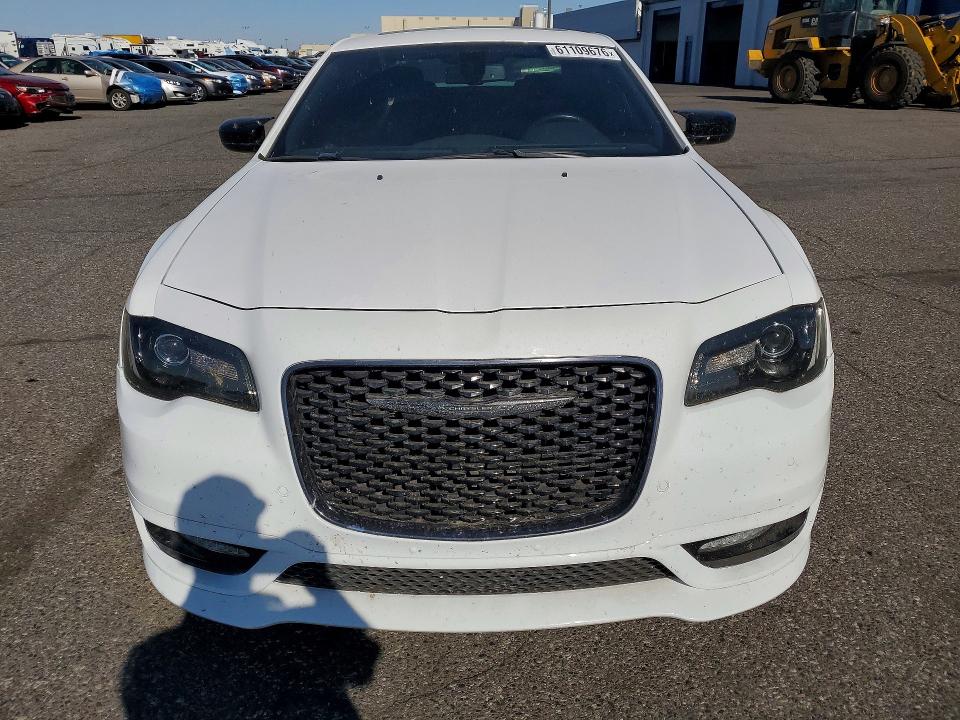 Aukcja sprzedaży 2018 Chrysler 300, vin: 2C3CCABG9JH240038, numer aukcji: 61109676