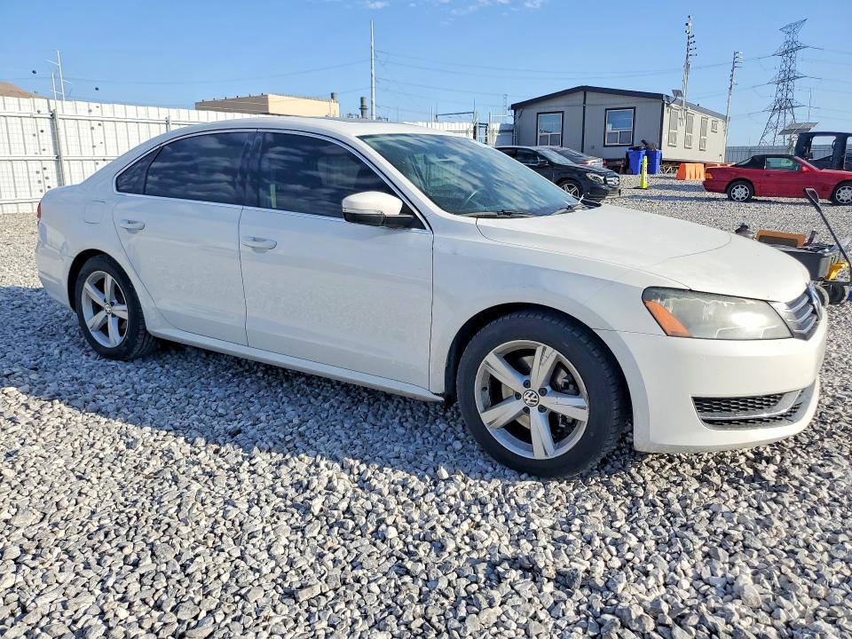 2013 Volkswagen Passat მანქანა იყიდება აუქციონზე, vin: 1VWBP7A33DC108720, აუქციონის ნომერი: 63773136