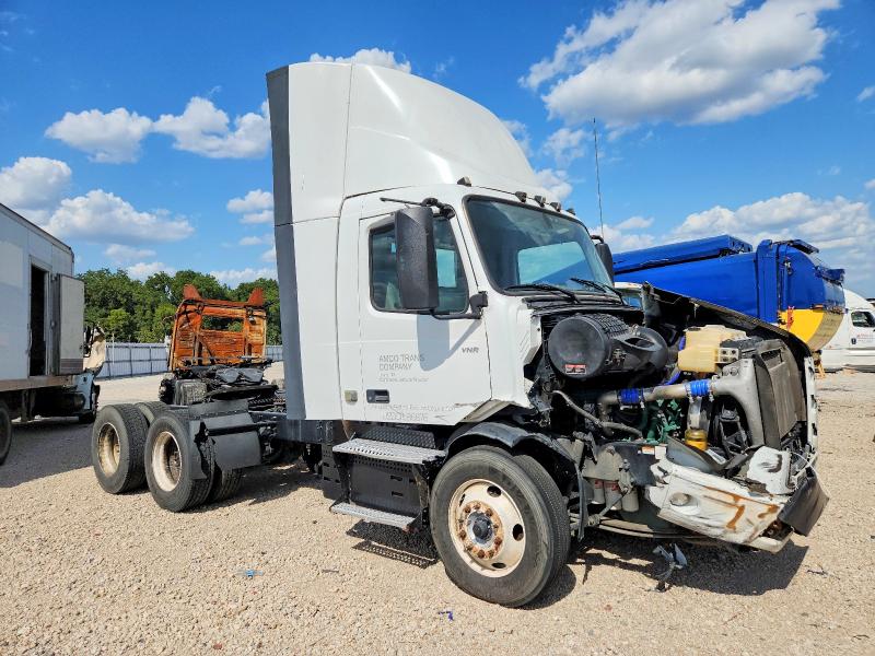 64266766 :رقم المزاد ، 4V4WC9DH5LN258340 vin ، 2020 Volvo Vnr مزاد بيع