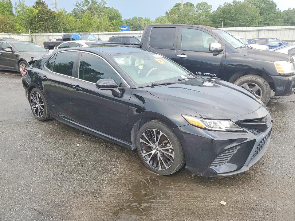 2020 Toyota Camry მანქანა იყიდება აუქციონზე, vin: 4T1G11AK4LU501094, აუქციონის ნომერი: 64800866