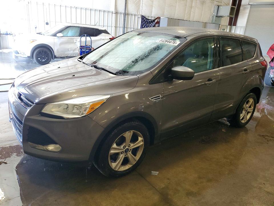 64264476 :رقم المزاد ، 1FMCU0GX0EUA10110 vin ، 2014 Ford Escape مزاد بيع