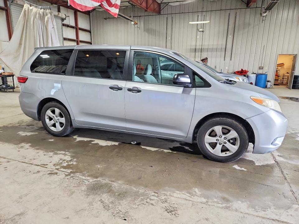 Продаж на аукціоні авто 2015 Toyota Sienna, vin: 5TDZK3DC2FS674969, номер лоту: 64468446