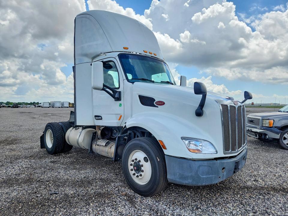 Aukcja sprzedaży 2016 Peterbilt 579, vin: 1XPBA48X5GD339725, numer aukcji: 61972036