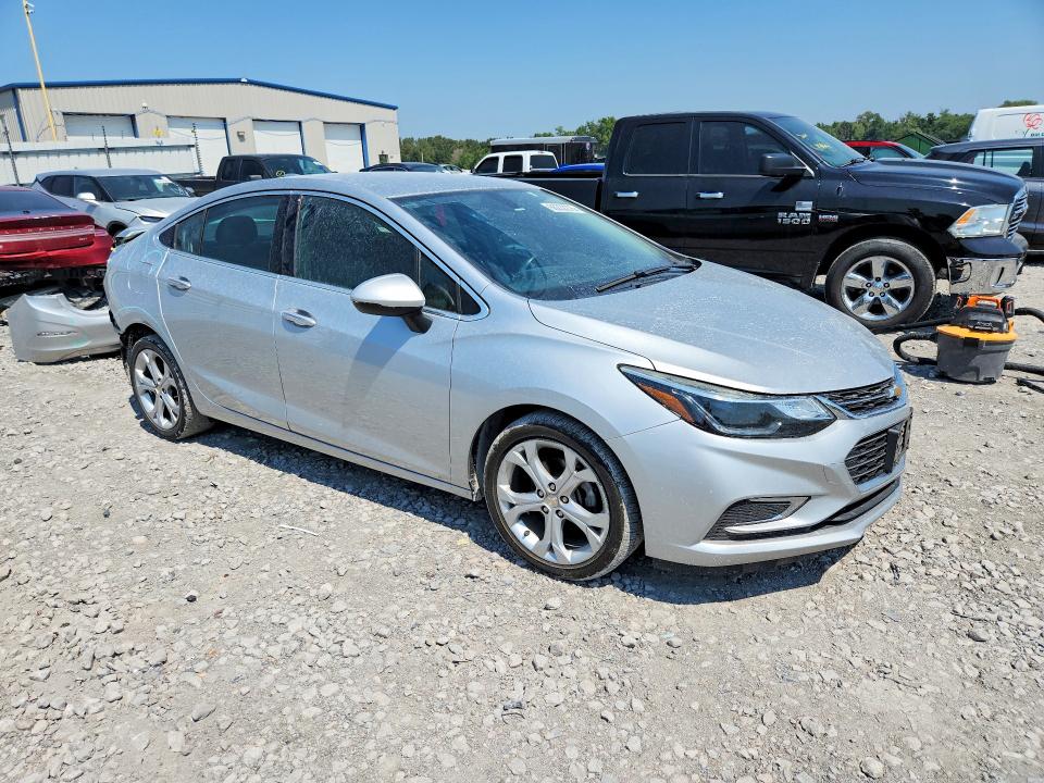 66222276 :رقم المزاد ، 1G1BF5SM0J7177119 vin ، 2018 Chevrolet Cruze مزاد بيع