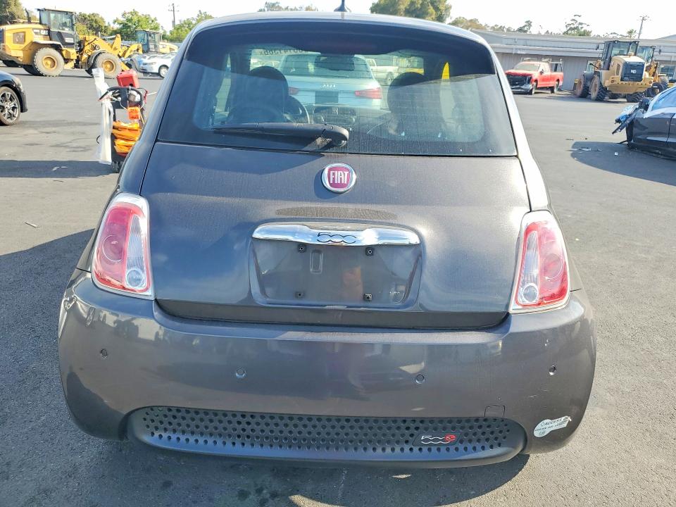 Продажа на аукционе авто 2015 Fiat 500, vin: 3C3CFFGE2FT642316, номер лота: 66141366