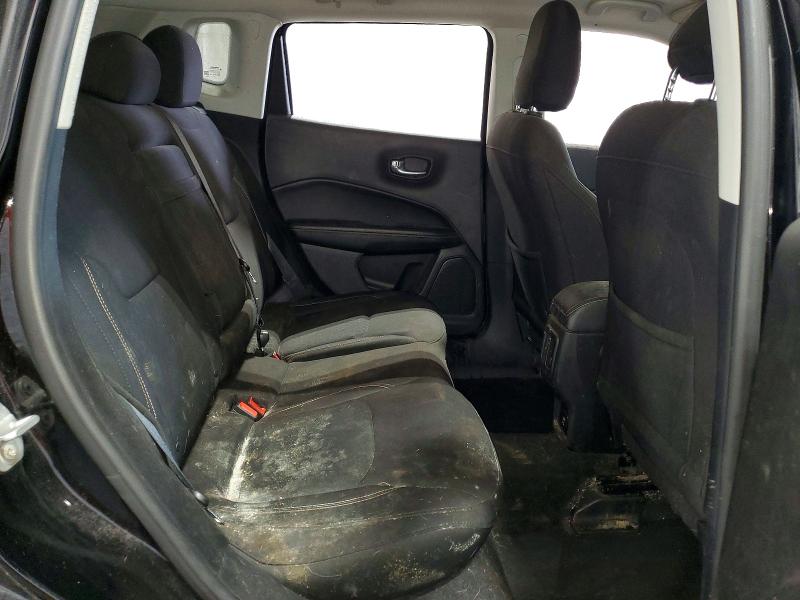 63338326 :رقم المزاد ، 3C4NJDAB3JT316040 vin ، 2018 Jeep Compass مزاد بيع