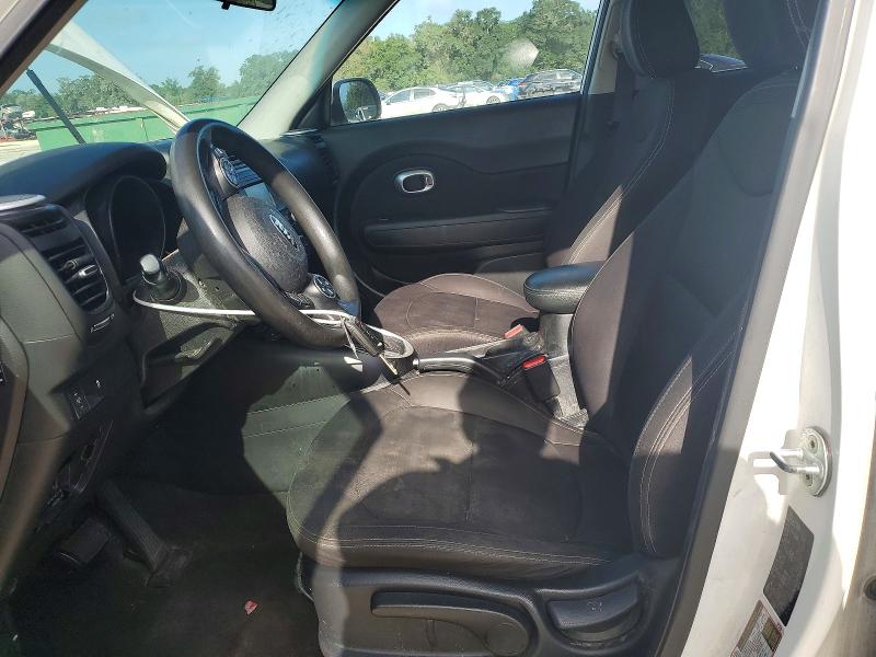 63931506 :رقم المزاد ، KNDJN2A25F7805901 vin ، 2015 Kia Soul مزاد بيع