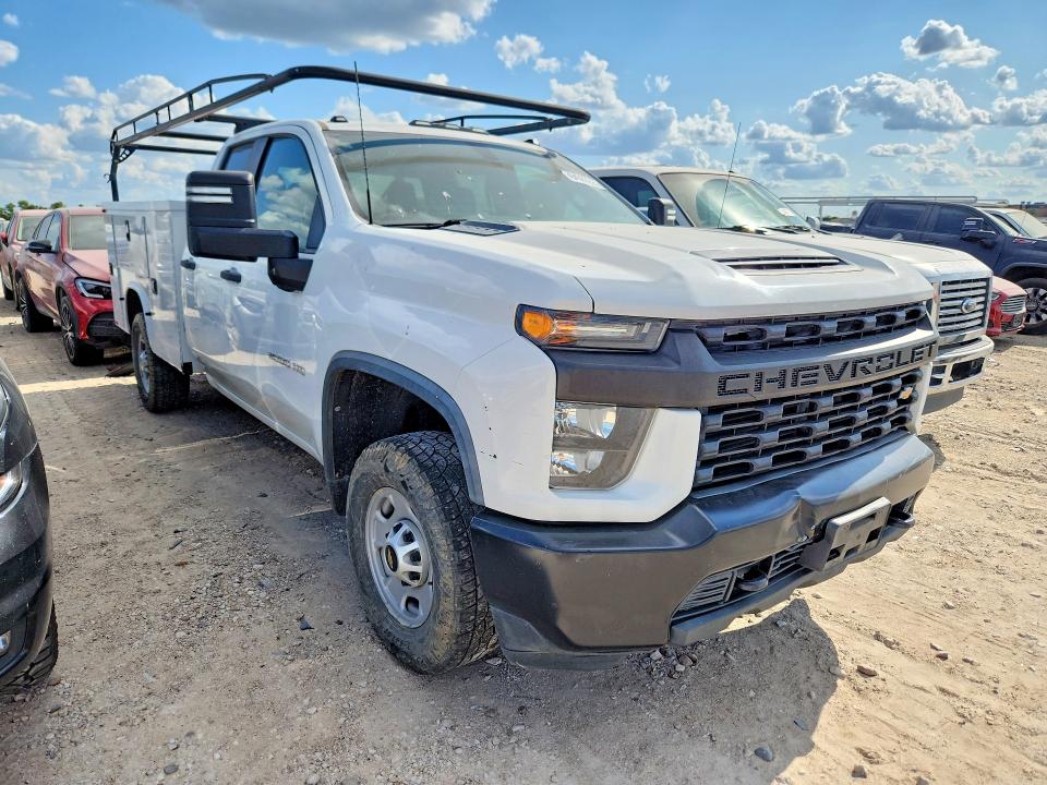 64303226 :رقم المزاد ، 1GB2WLE74LF235649 vin ، 2020 Chevrolet Silverado مزاد بيع