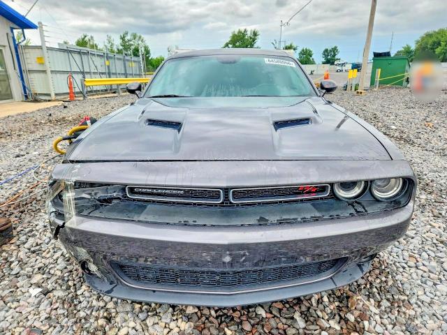 64580066 :رقم المزاد ، 2C3CDZAT7FH712402 vin ، 2015 Dodge Challenger مزاد بيع