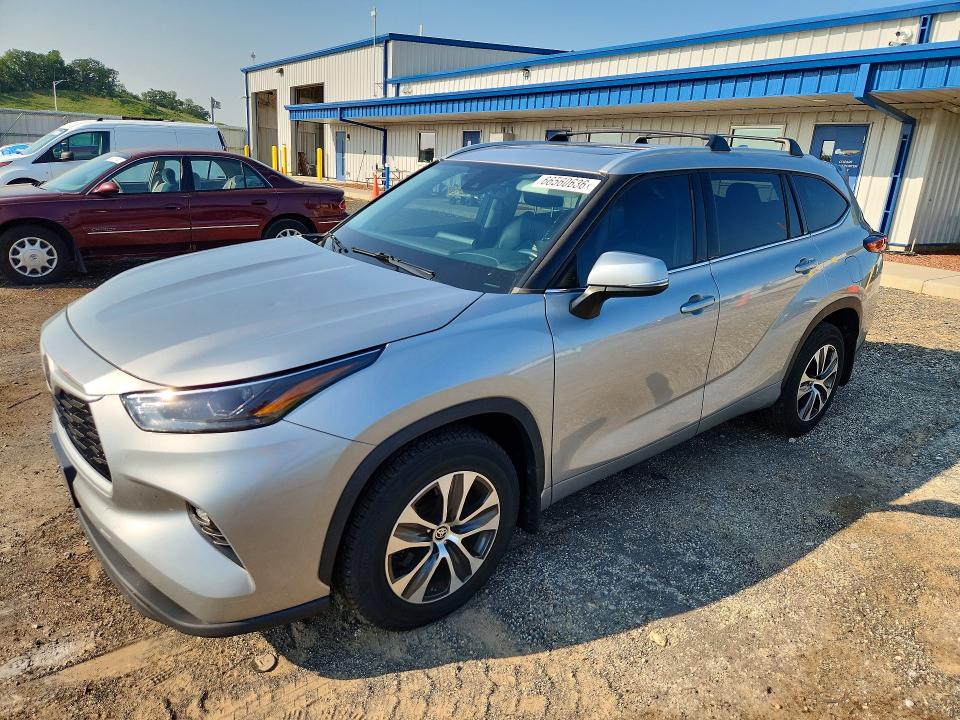 Продажа на аукционе авто 2022 Toyota Highlander, vin: 5TDGZRBH1NS561131, номер лота: 66560636