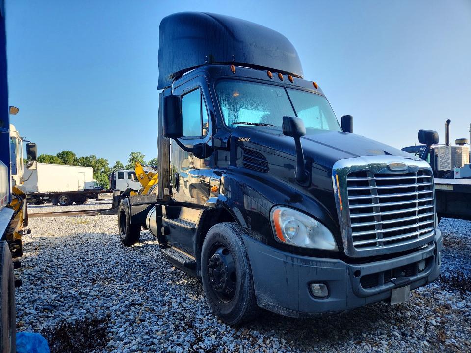 66001196 :رقم المزاد ، 1FUBGBDV2HLHH2362 vin ، 2017 Freightliner Cascadia 113 مزاد بيع