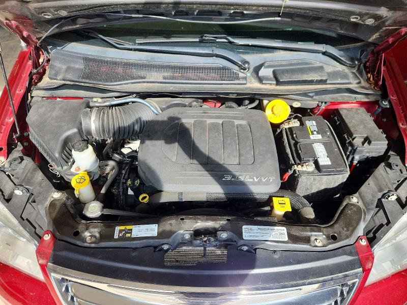 64895266 :رقم المزاد ، 2C4RC1BG5GR138647 vin ، 2016 Chrysler Town & Country مزاد بيع
