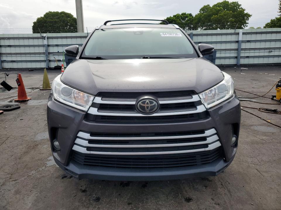 2019 Toyota Highlander მანქანა იყიდება აუქციონზე, vin: 5TDKZRFHXKS557062, აუქციონის ნომერი: 64190736