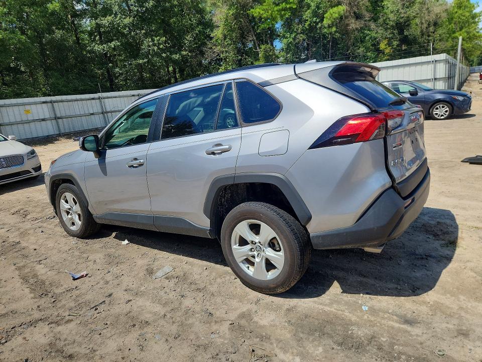 Продажа на аукционе авто 2021 Toyota Rav4, vin: 2T3W1RFV3MC086440, номер лота: 63830616