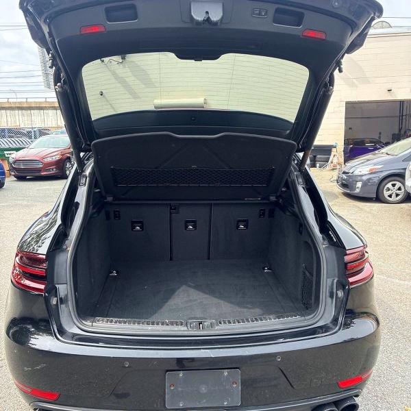 63263356 :رقم المزاد ، WP1AG2A58HLB50534 vin ، 2017 Porsche Macan مزاد بيع